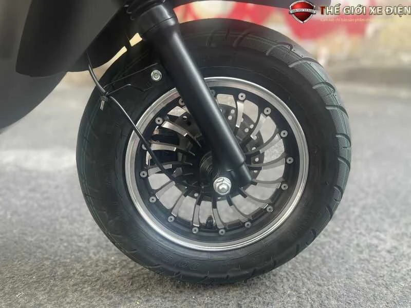 bánh xe và phuộc xe victoria at88 pro