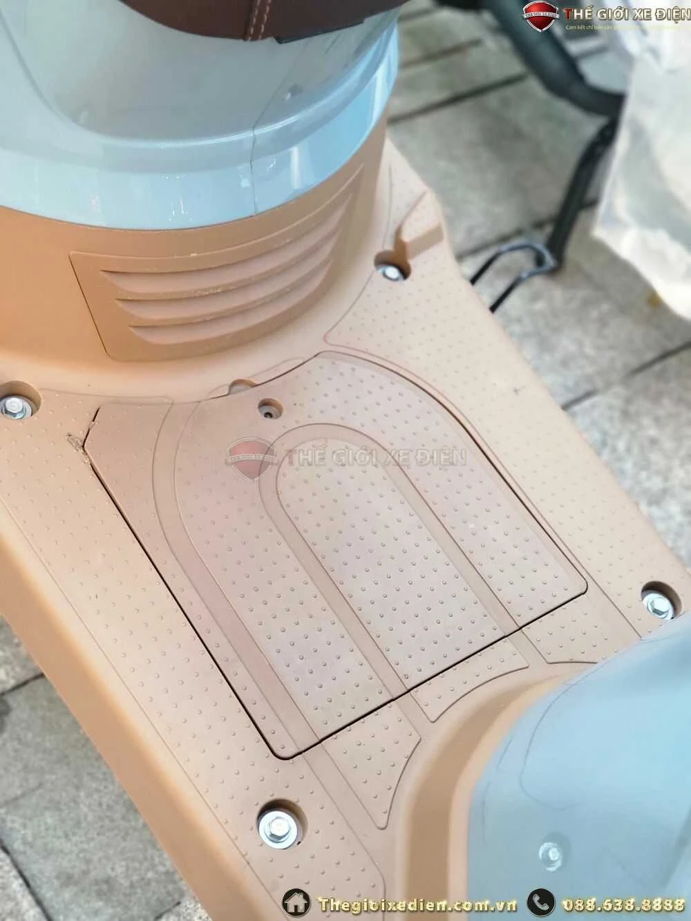 Sàn để chân hsv1 hyosung