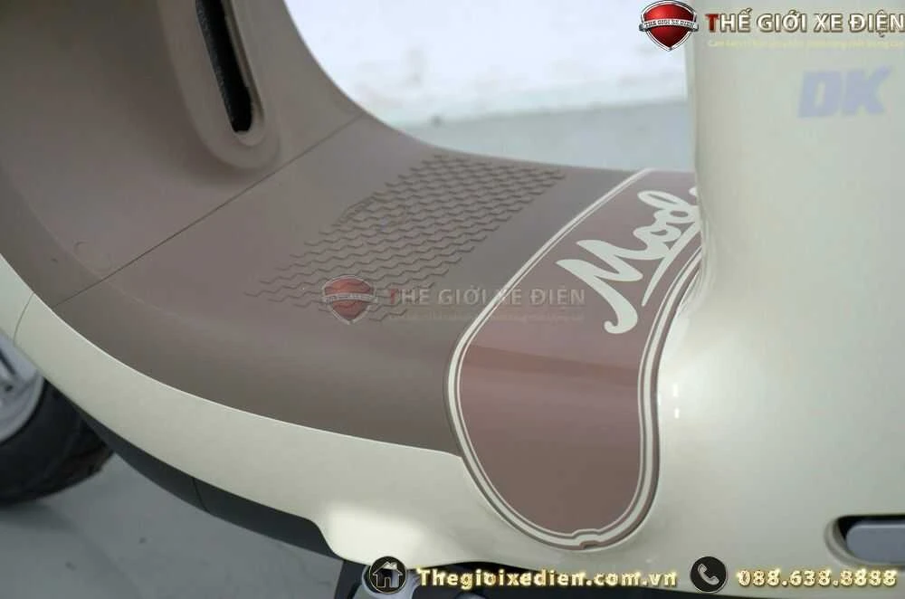 sàn để chân rộng của dk lyva moda