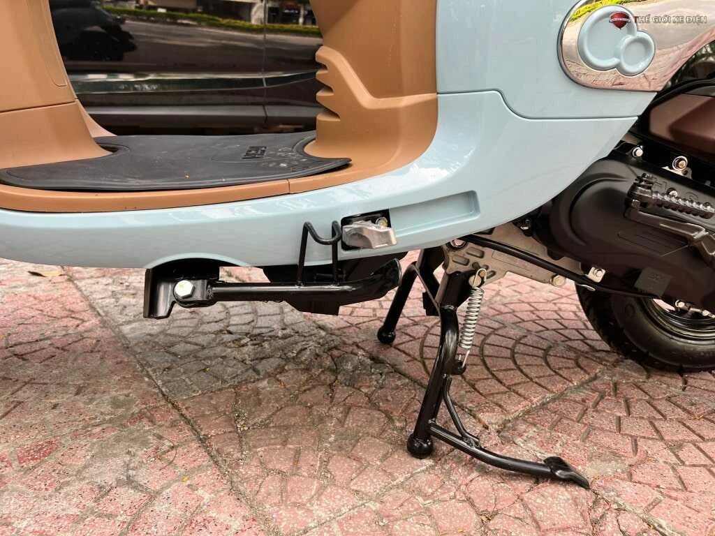 sàn để chân rộng rãi