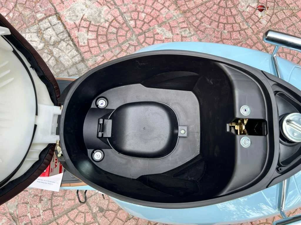 hộp chứa đồ xe ga 50cc hsv2