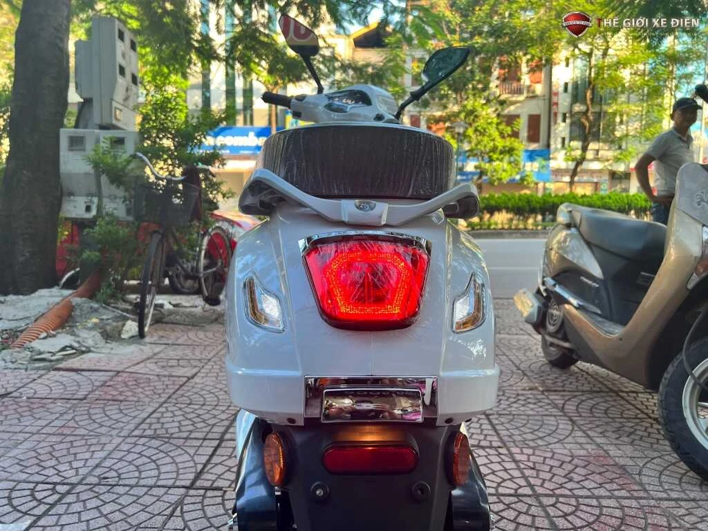 đèn hậu gọn gàng bắt mắt